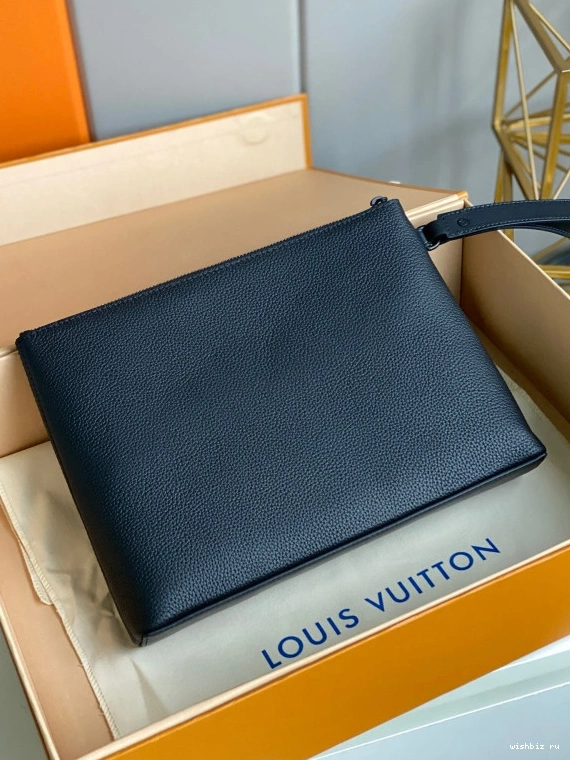 WIS LOUIS POUCH IPAD VUITTON 0124
